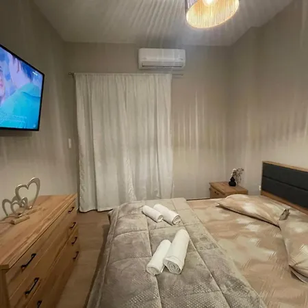 Agora Luxury 5 Апартаменты Лоутраки