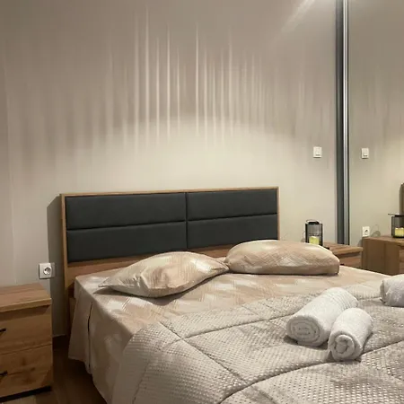 Agora Luxury 5 * 루트라키